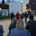 Ofrenda floral en memoria de Lucrecia Pérez en el 33º aniversario del crimen racista