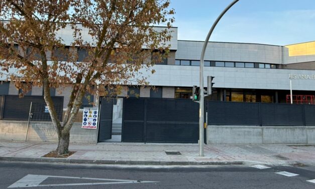 ¿Cómo es posible que el instituto Ana Frank de Aravaca siga cerrado a pesar de estar completamente terminado?