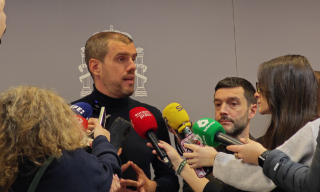 Las asociaciones vecinales rechazan las bonificaciones a los rentistas y reclaman la regulación restrictiva del alquiler de temporada