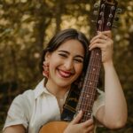 Arranca en Aravaca el ciclo “Mujeres en acústico” con un concierto de la cantautora Silvia Sanjuan