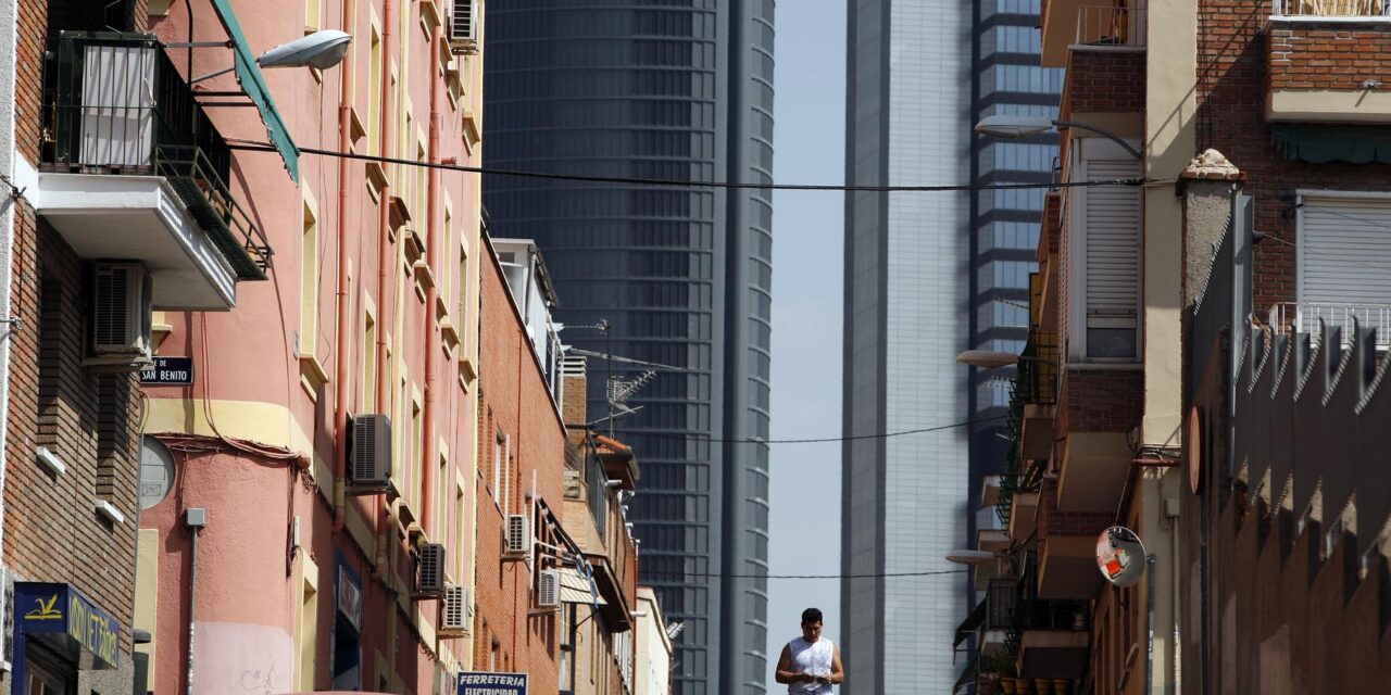 Colectivos de Tetuán denuncian el “atropello” del nuevo plan de Almeida para edificar en altura en el distrito más denso de Madrid