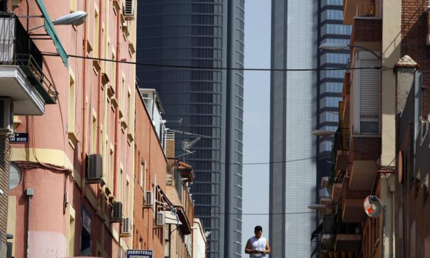 Colectivos de Tetuán denuncian el “atropello” del nuevo plan de Almeida para edificar en altura en el distrito más denso de Madrid