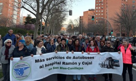 Las asociaciones vecinales de San Blas consiguen un aumento de las frecuencias en la línea del bus directo al hospital Ramón y Cajal