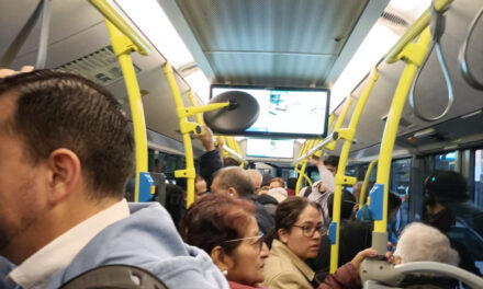 Manifestación en San Blas para exigir mejores frecuencias y más paradas en la línea del hospital Ramón y Cajal