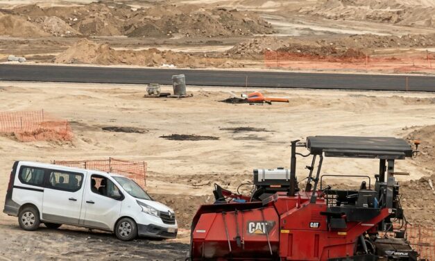 Colapso de la movilidad en los alrededores de las obras del circuito de Fórmula 1
