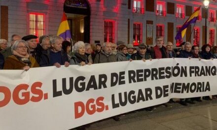 ¿Qué efecto adverso puede causar en la imagen de la Comunidad de Madrid hacer un reconocimiento en su sede a las personas que lucharon contra la dictadura?