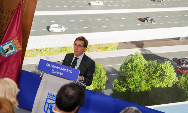 Las asociaciones vecinales rechazan el «parche» para el scalextric de Puente de Vallecas que propone Almeida e insisten en su desmontaje