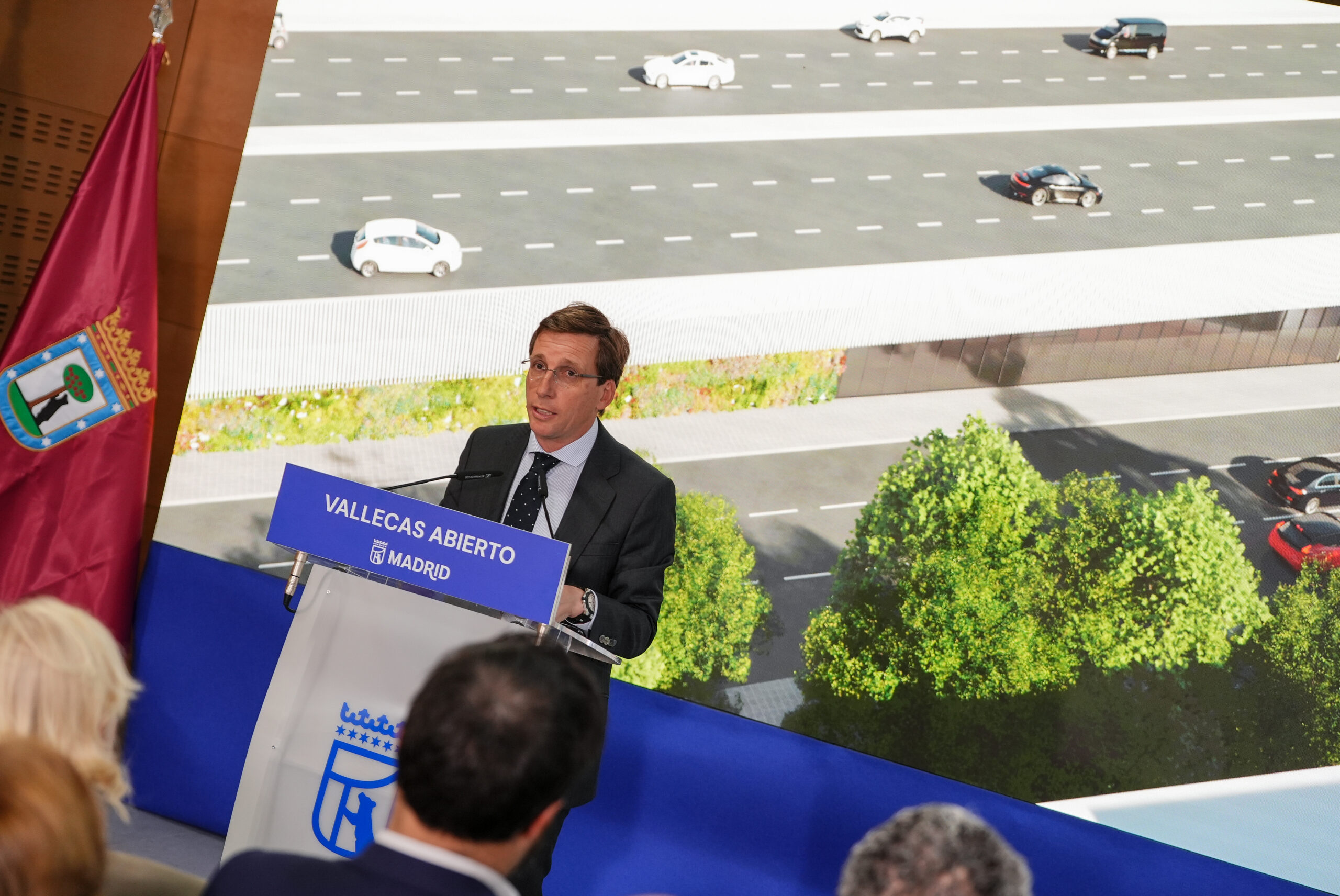 Las asociaciones vecinales rechazan el «parche» para el scalextric de Puente de Vallecas que propone Almeida e insisten en su desmontaje