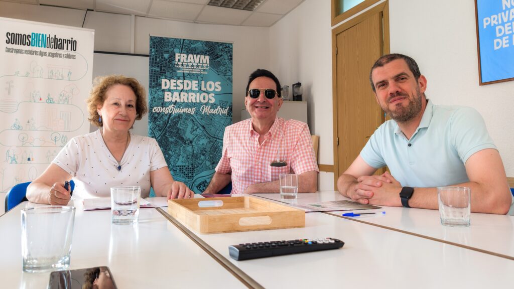 Firma del convenio entre la FRAVM y Amnistía Internacional Madrid