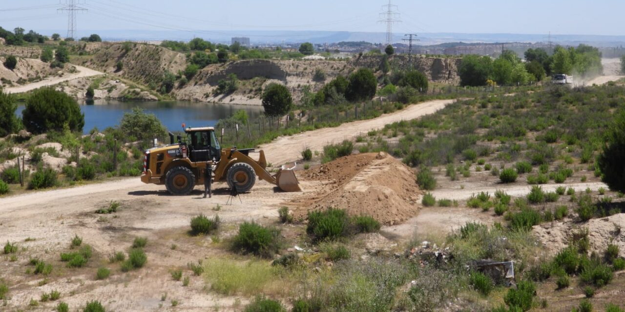 Cadena humana para salvar las lagunas de Ambroz