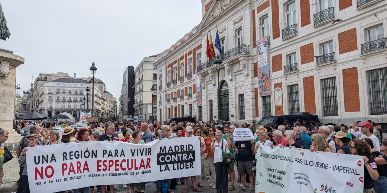 Concentración contra la aprobación de la ley LIDER, que mañana se debate en la Asamblea de Madrid