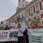 Colectivos de la sociedad civil madrileña muestran su rechazo a la nueva ley del suelo autonómica frente al Gobierno de Ayuso